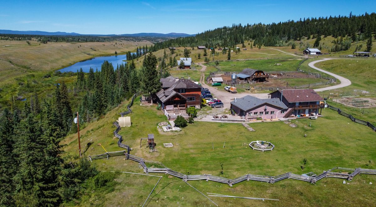 Big Bar Guest Ranch  Gang Ranch, British Columbia, Canada - BaitYourHook