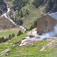 Fishing in streams and high-altitude trout lakes in the Pyrenees