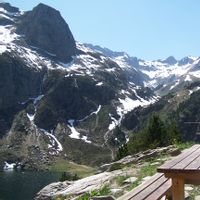 Fishing in streams and high-altitude trout lakes in the Pyrenees