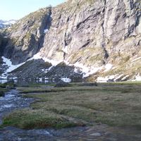 Fishing in streams and high-altitude trout lakes in the Pyrenees