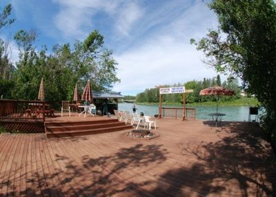 6bed/4 bath house on the Kenai River