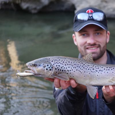 Trout Fishing in pvt. Stream + WARRANTY
