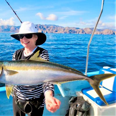 Private Fishing Charter - 26ft Panga