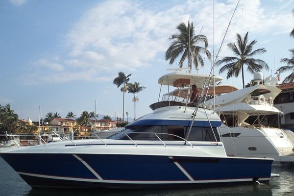 38 ft Silverton Yacht Fishing Charter