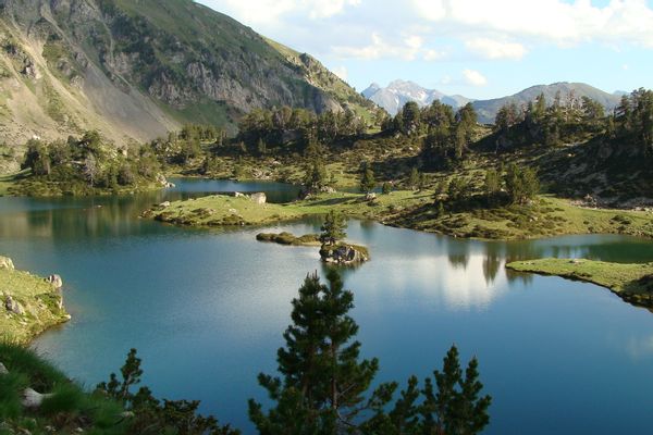 Fishing in streams and high-altitude trout lakes in the Pyrenees